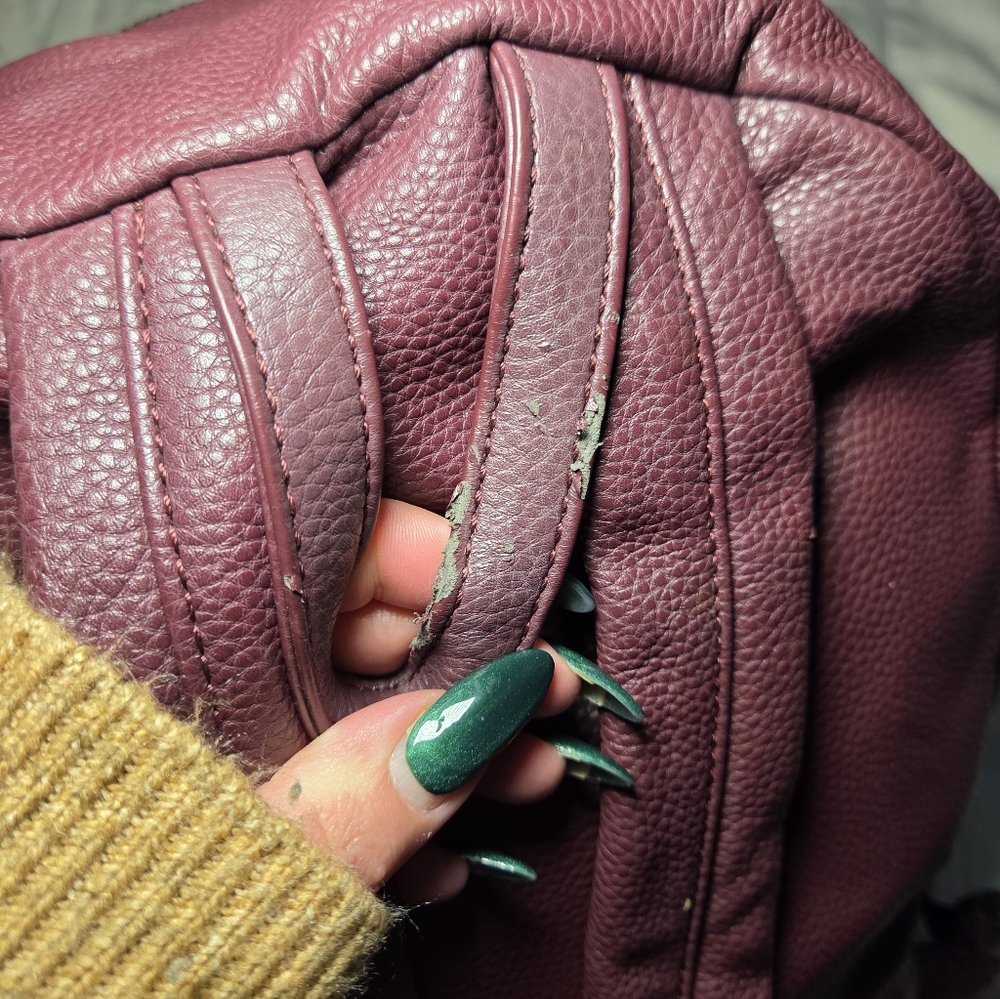 Aldo Bacpack CRASPEDIA-40 Color Burgundy, Good Condition - Picture 4 of 7